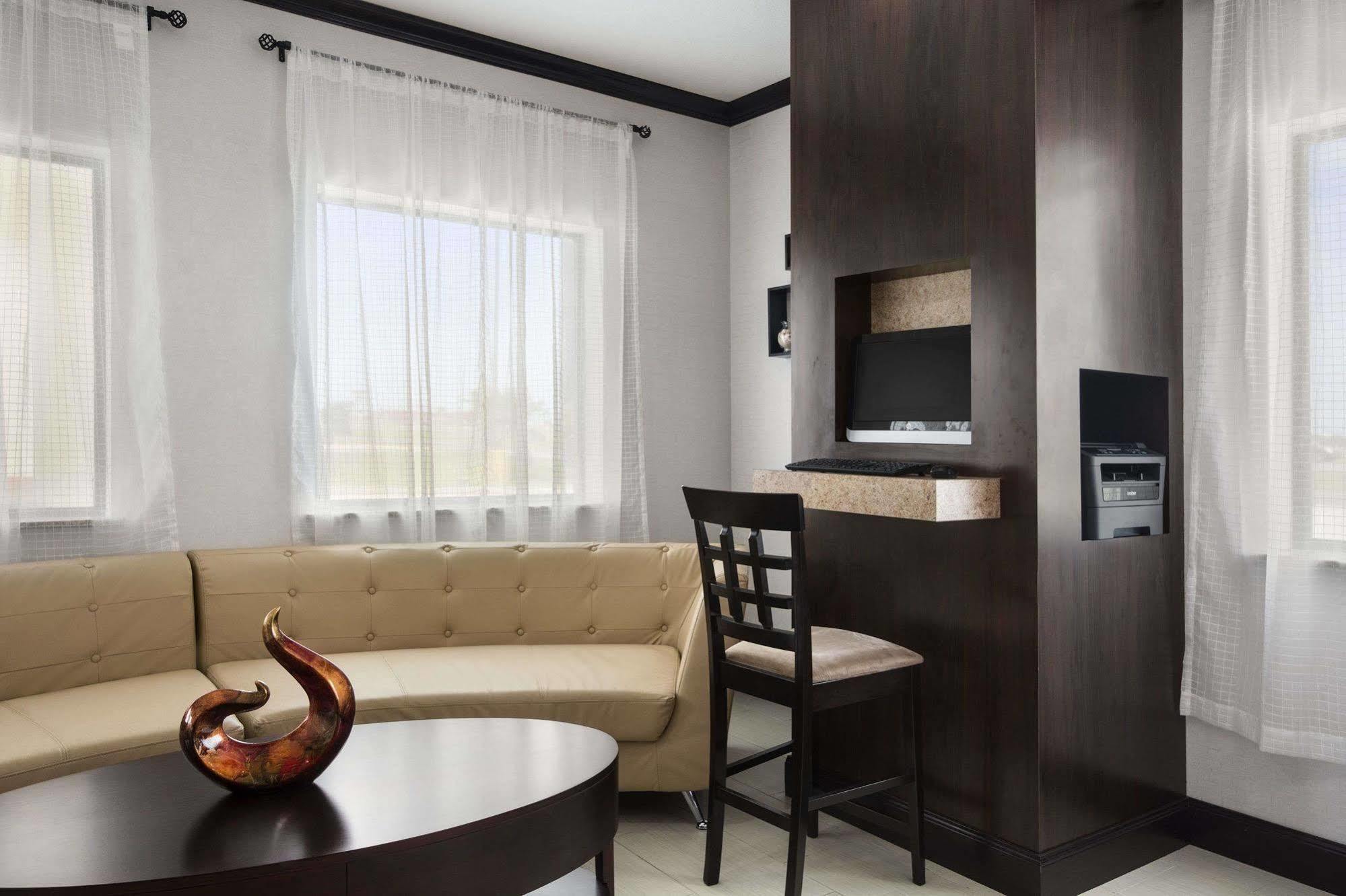 Days Inn Піерсолл Екстер'єр фото